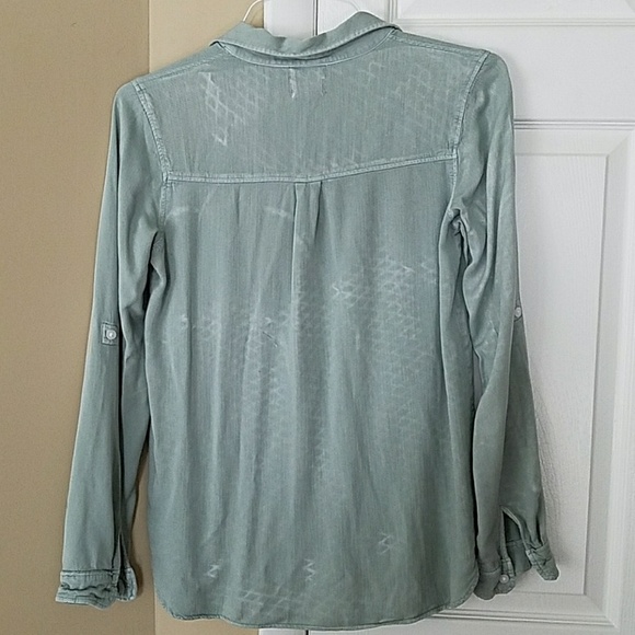 Ladies soft green, ling sleeve blouse - Picture 2 of 4